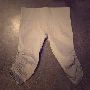 LuluLemon grey short tights never worn